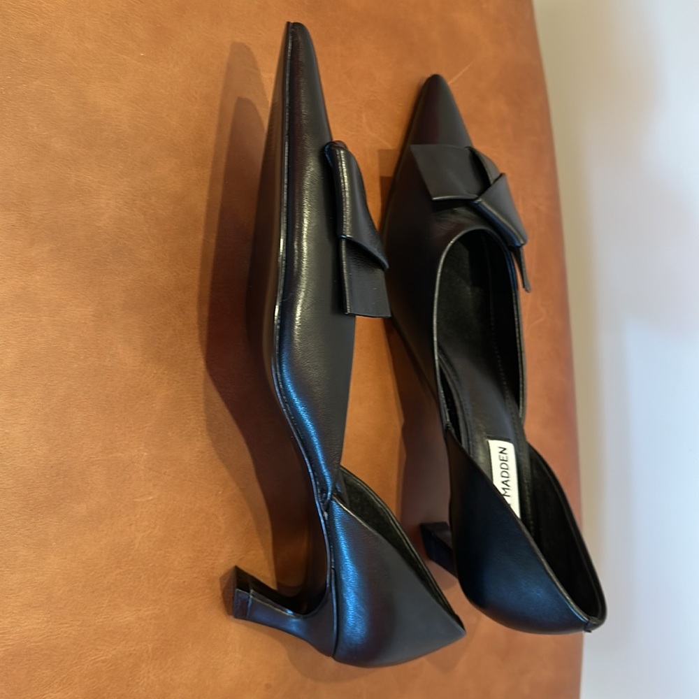 Steve Madden Black Kitten Heels - Picture 4 of 5